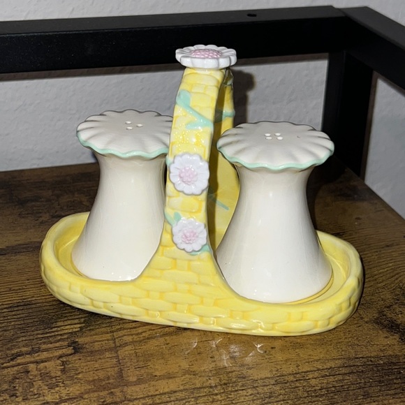 Russ - Pastel Yellow Basket with White Flowers Salt and Pepper Shaker Set - Picture 2 of 3